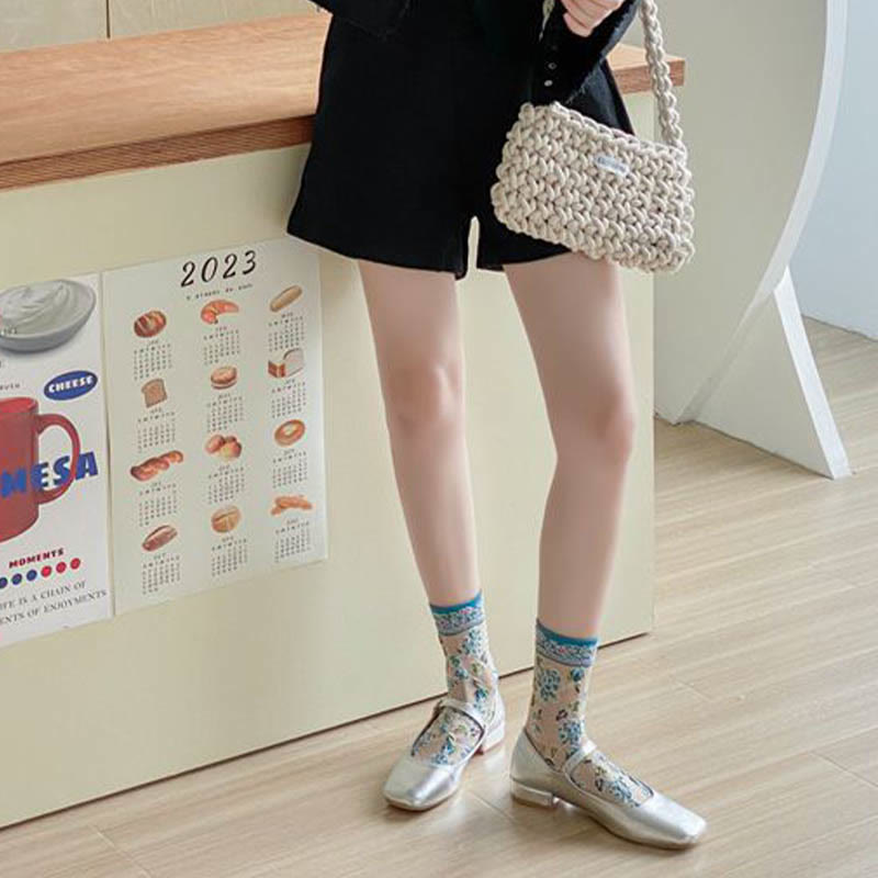 Floral Relief Quarter Socks(5 Pairs) - image 7