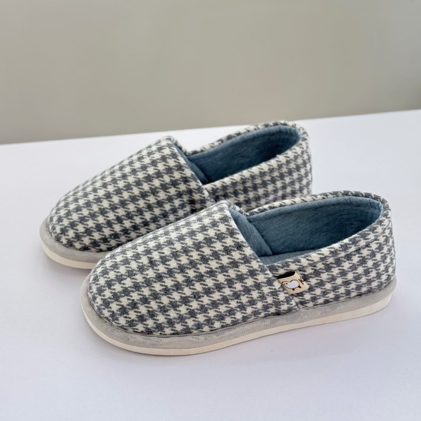 Plaid Non-Slip Lightweight Home Slippers