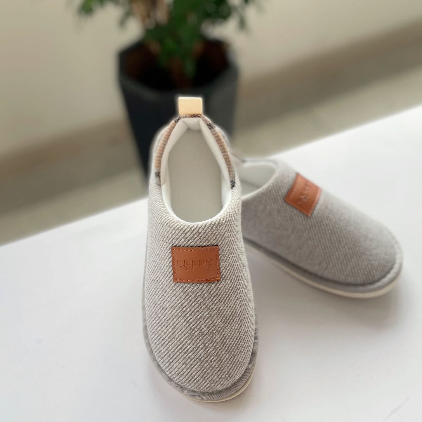Simple Plaid Stitching Non-slip Slippers