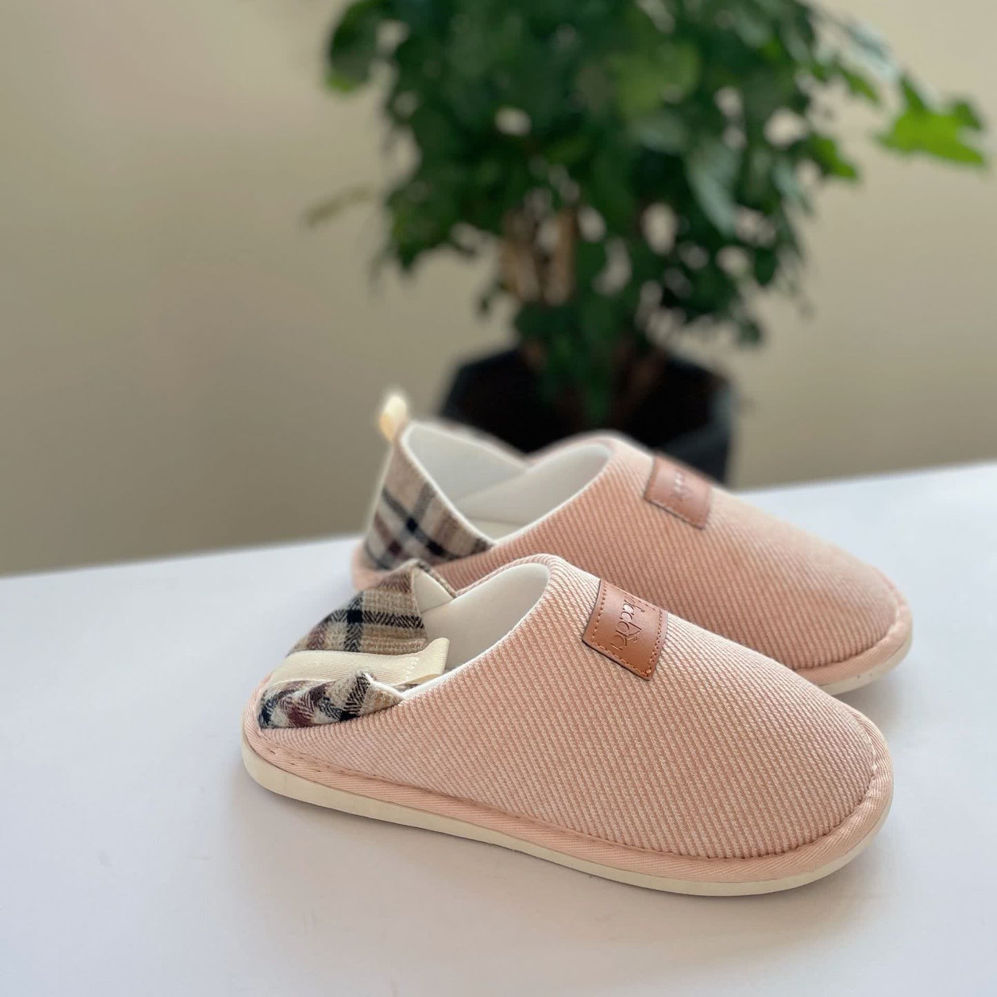 Simple Plaid Stitching Non-slip Slippers