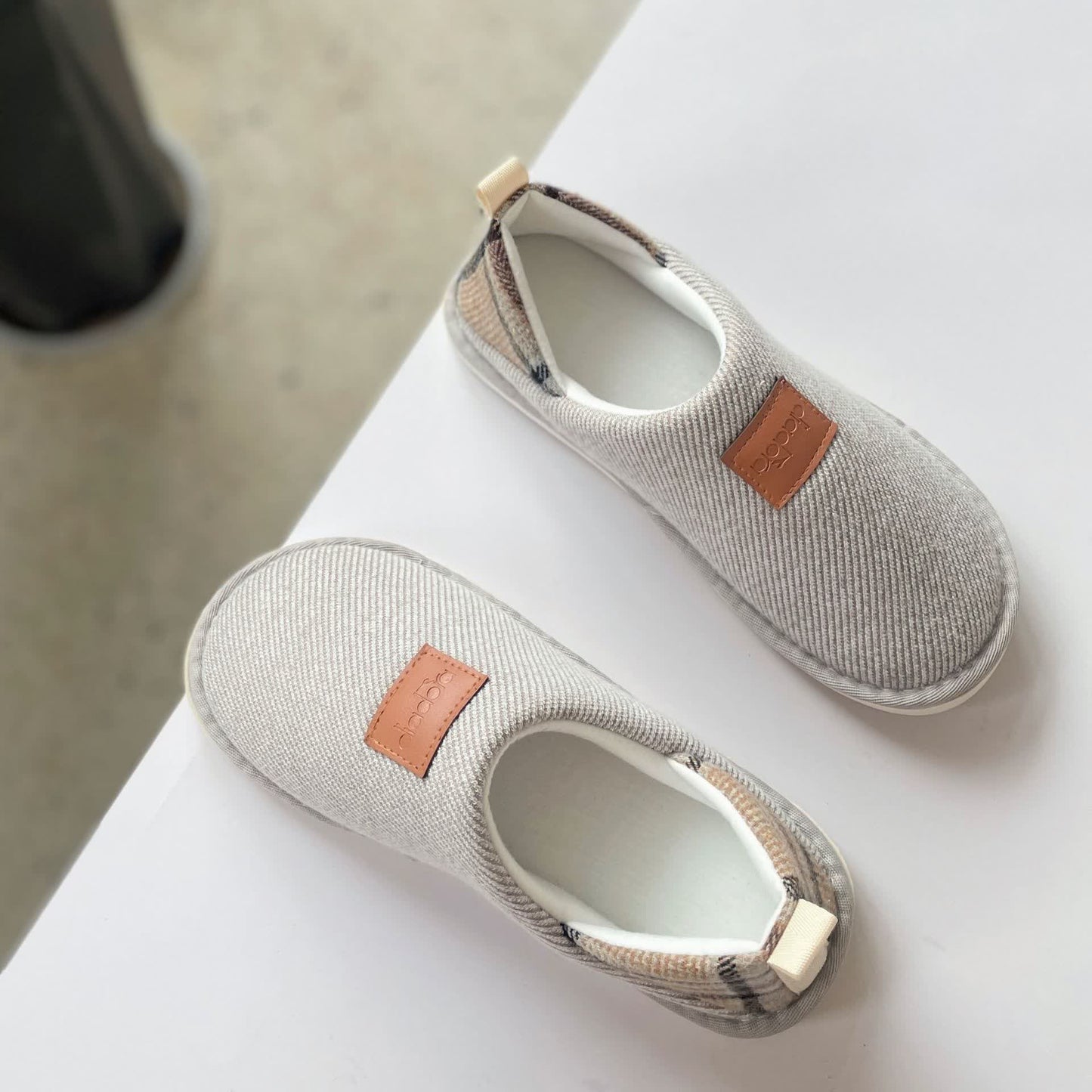 Simple Plaid Stitching Non-slip Slippers