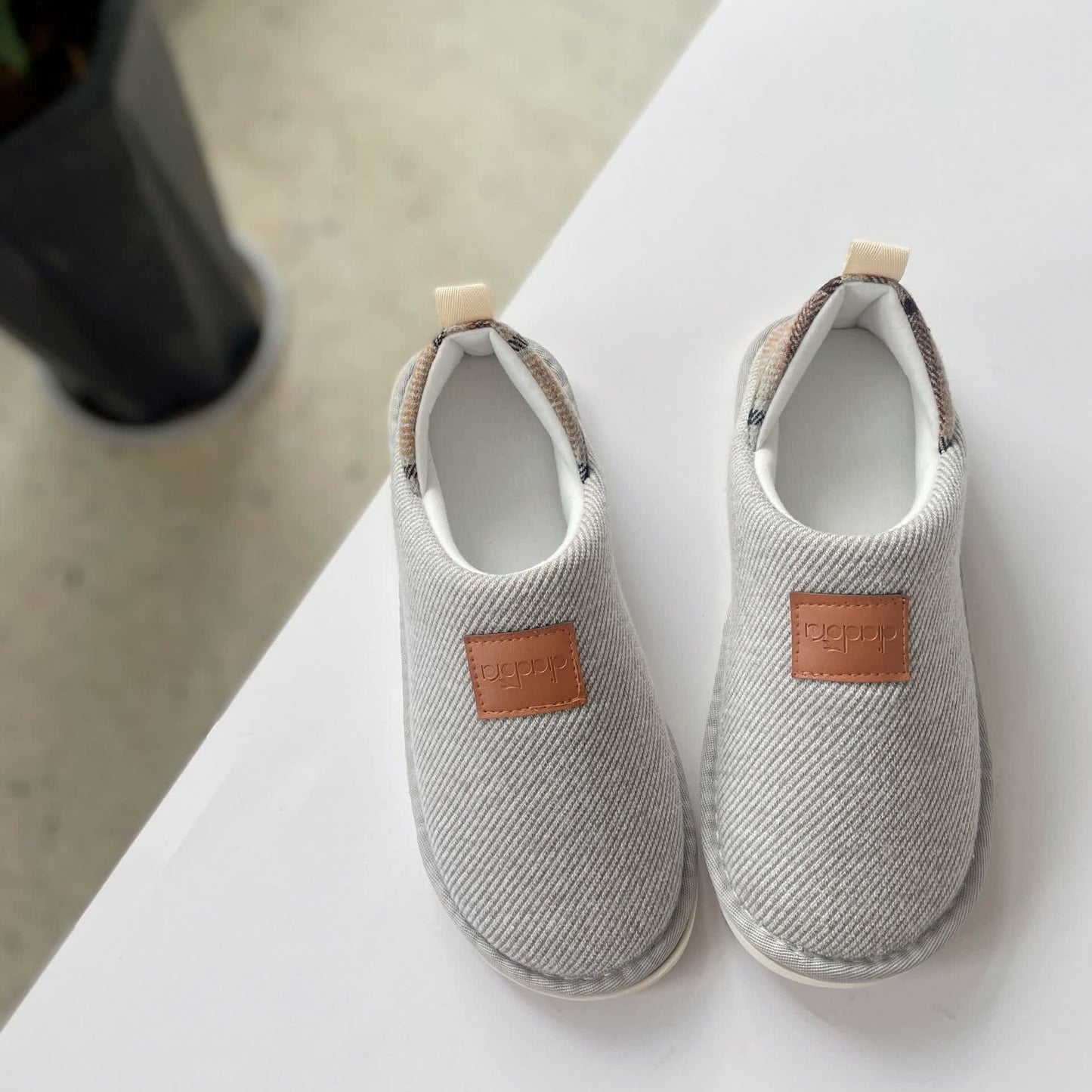 Simple Plaid Stitching Non-slip Slippers