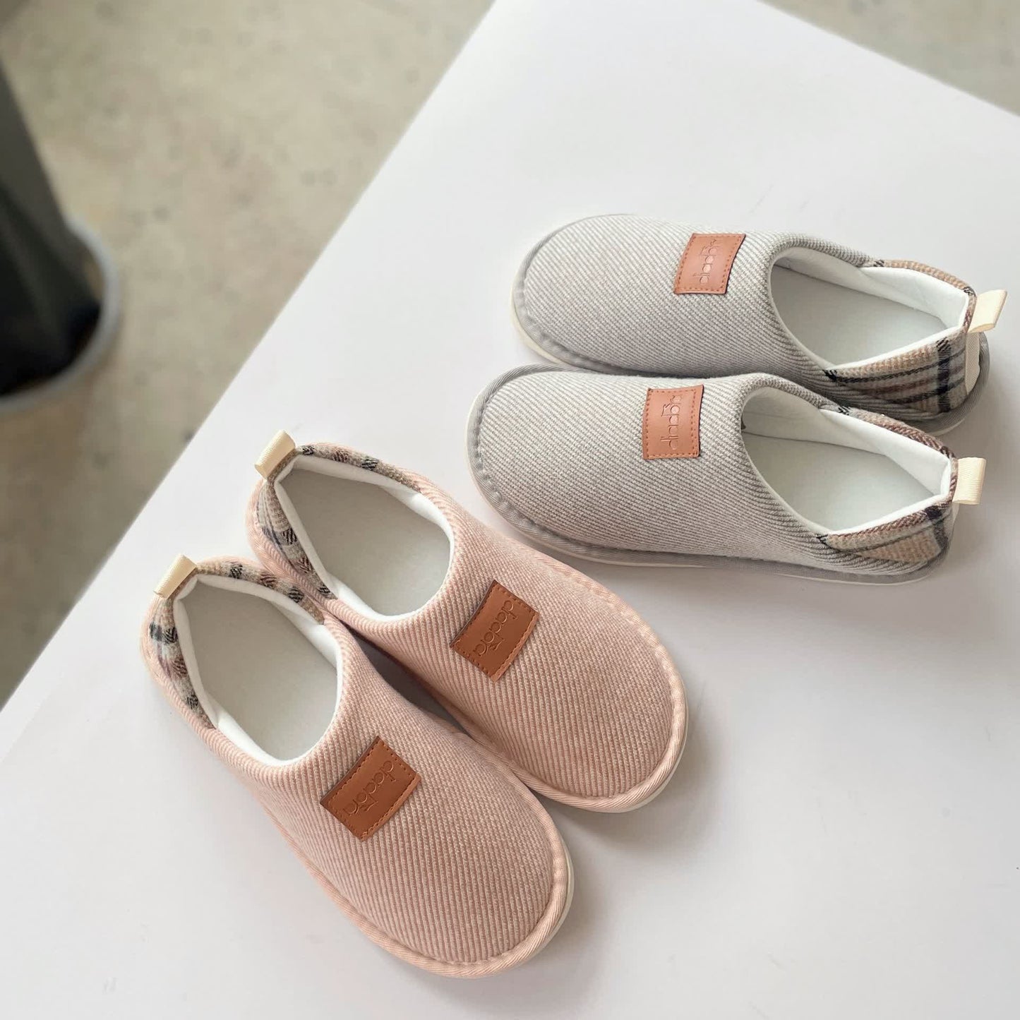 Simple Plaid Stitching Non-slip Slippers
