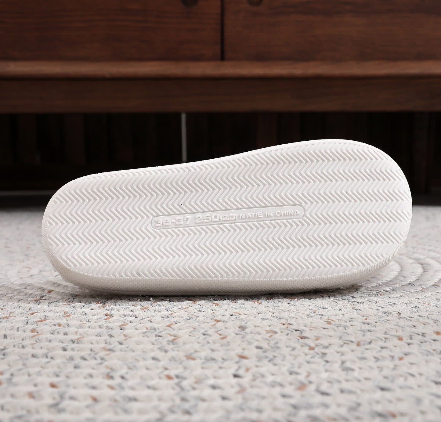 Plus Size Christmas Tree Print Slippers - image 9