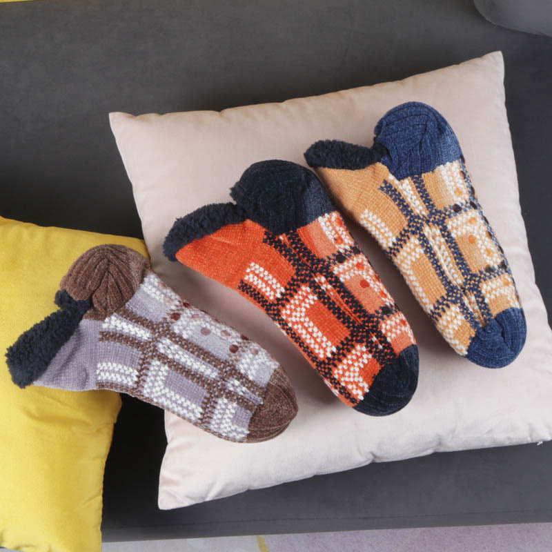 Plus Size Grid Slipper Socks - image 6