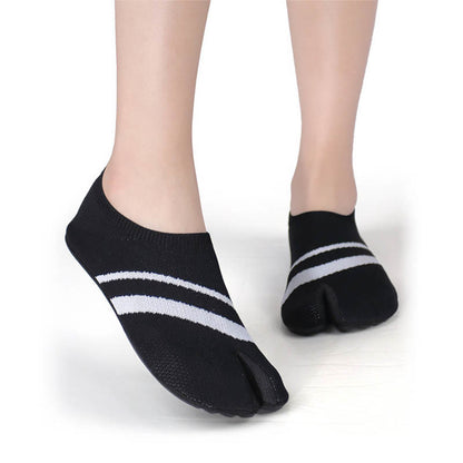 Plus Size Split Toe Stripe Slipper Socks - image 1