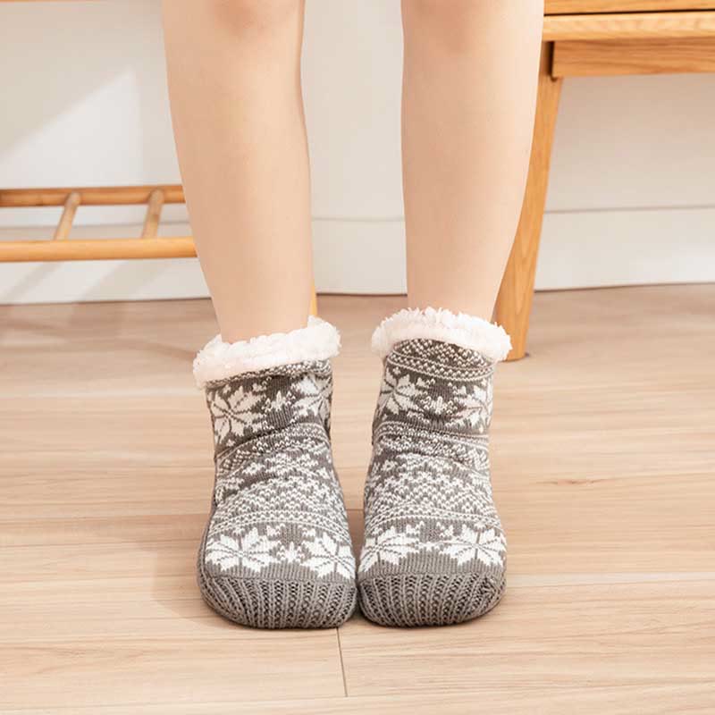 Plus Size V Snowflake Shaped Slipper Socks - image 3