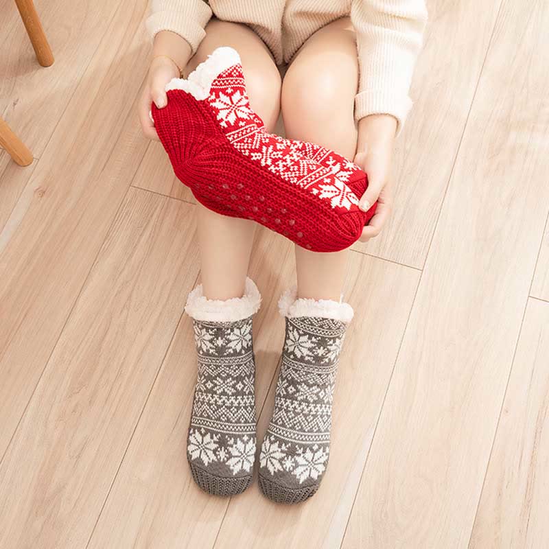 Plus Size V Snowflake Shaped Slipper Socks - image 1