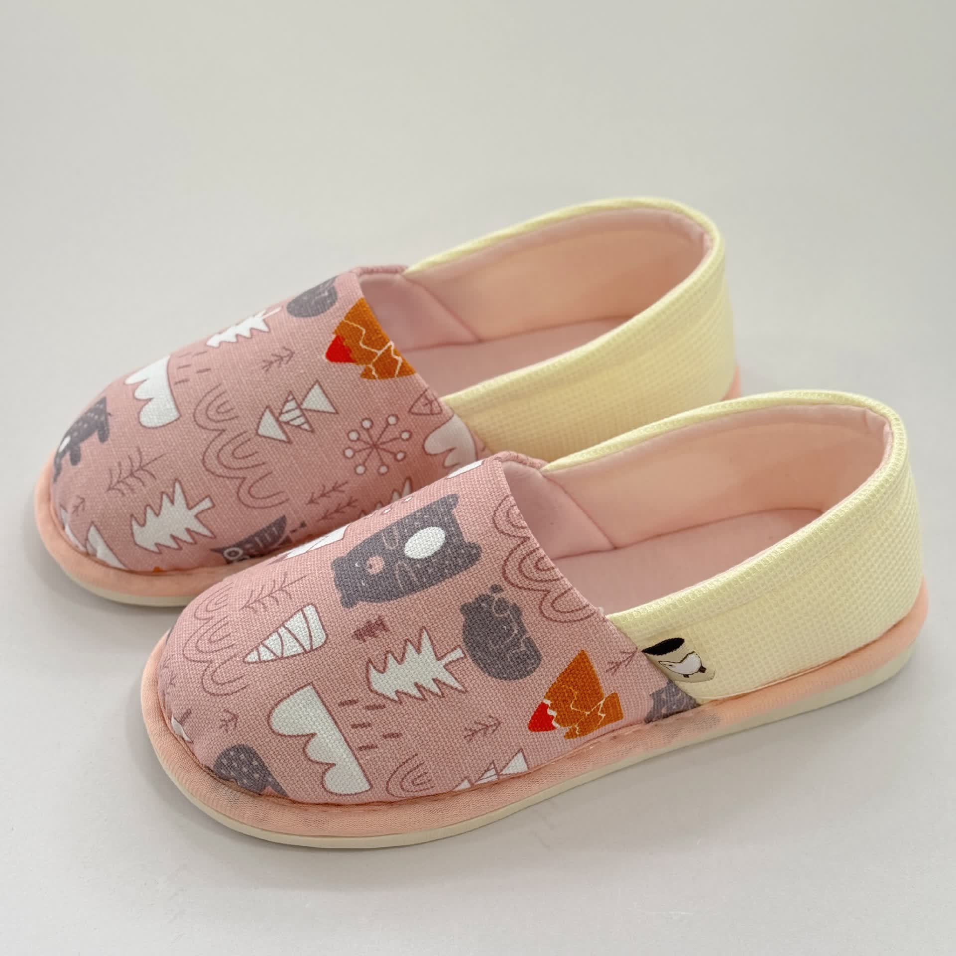 Cute Animal Print Non-Slip Canvas Home Slippers - Pink - US8.5-9 - image 3