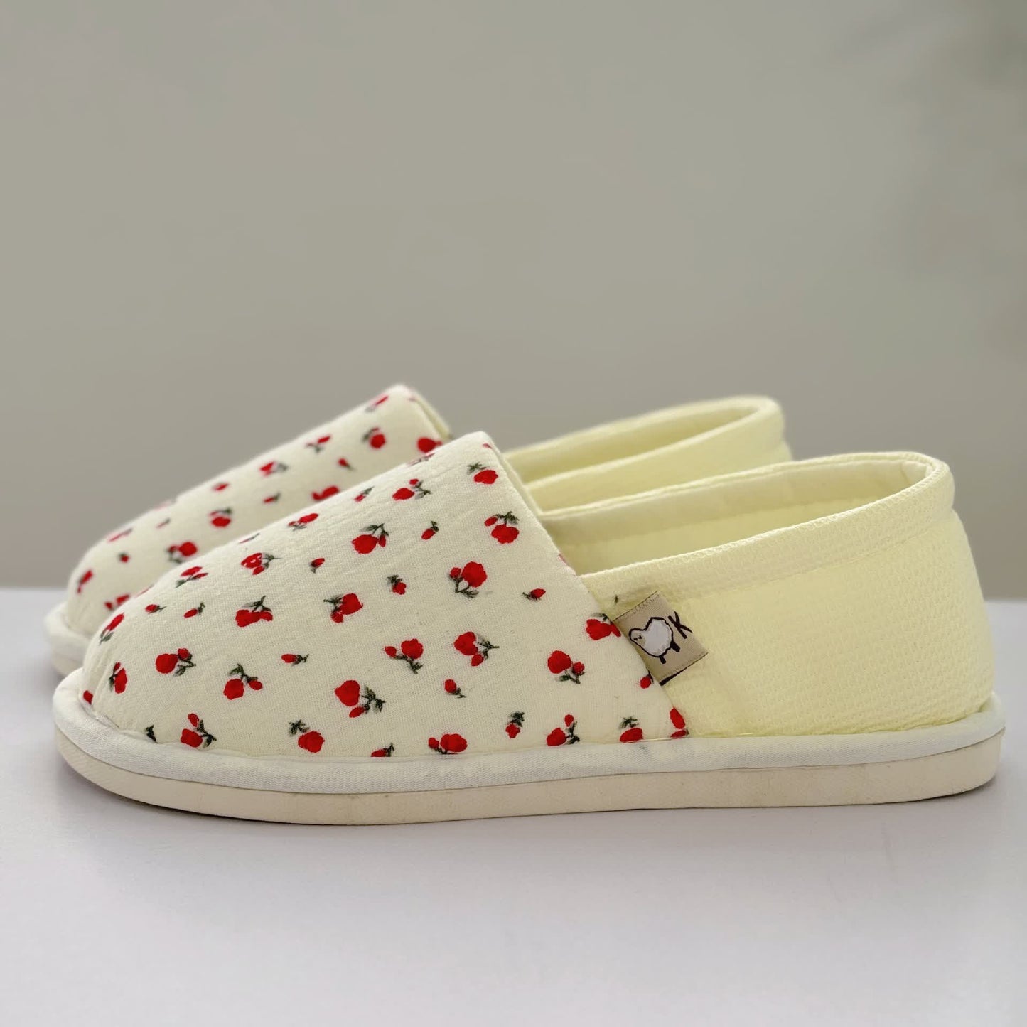 Floral Non-Slip Canvas Home Slippers - image 1