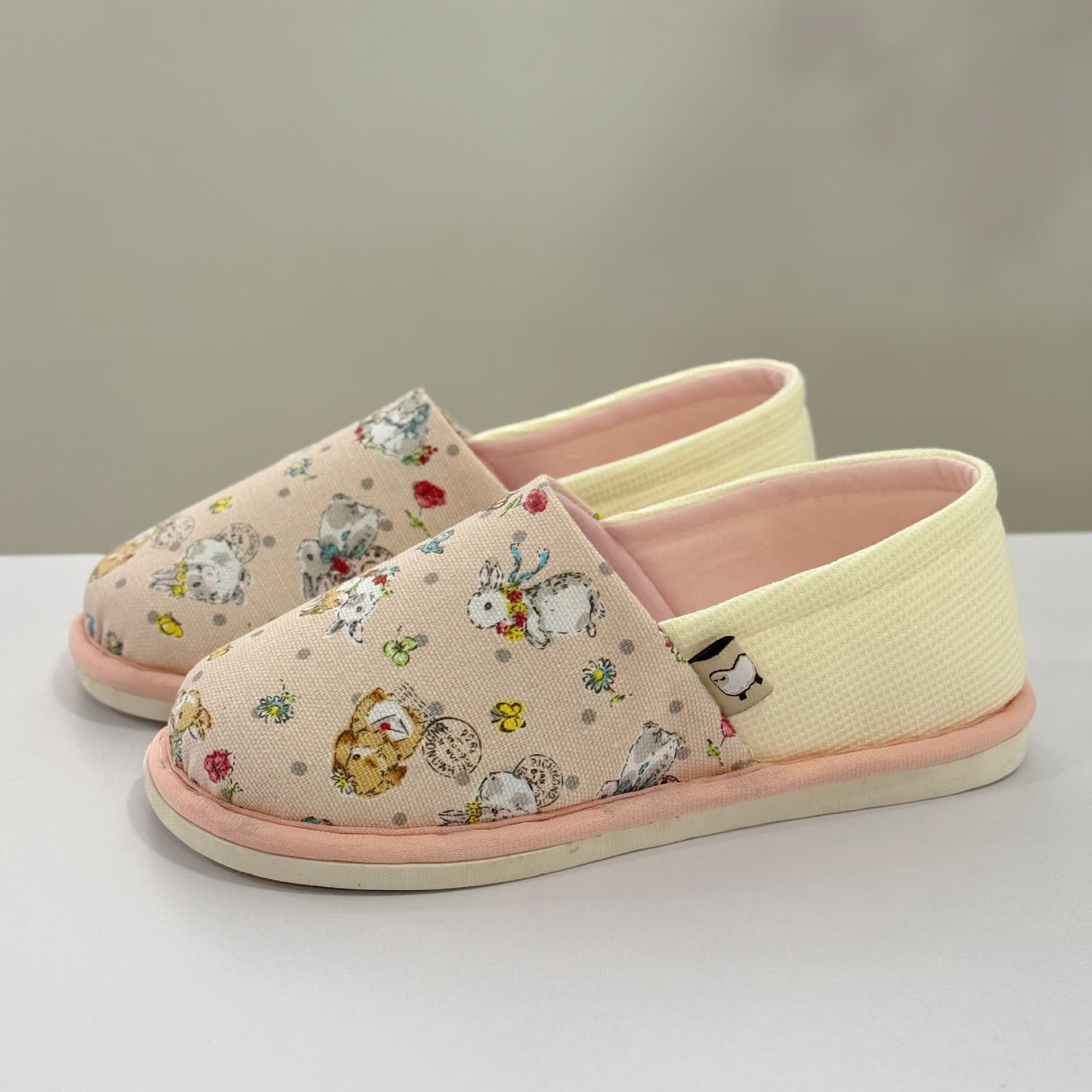 Rabbit Print Non-Slip Canvas Home Slippers - Pink - US8.5-9 - image 1