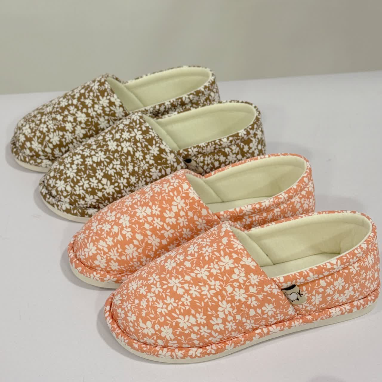 Rustic Floral Non-Slip Canvas Home Slippers - image 0