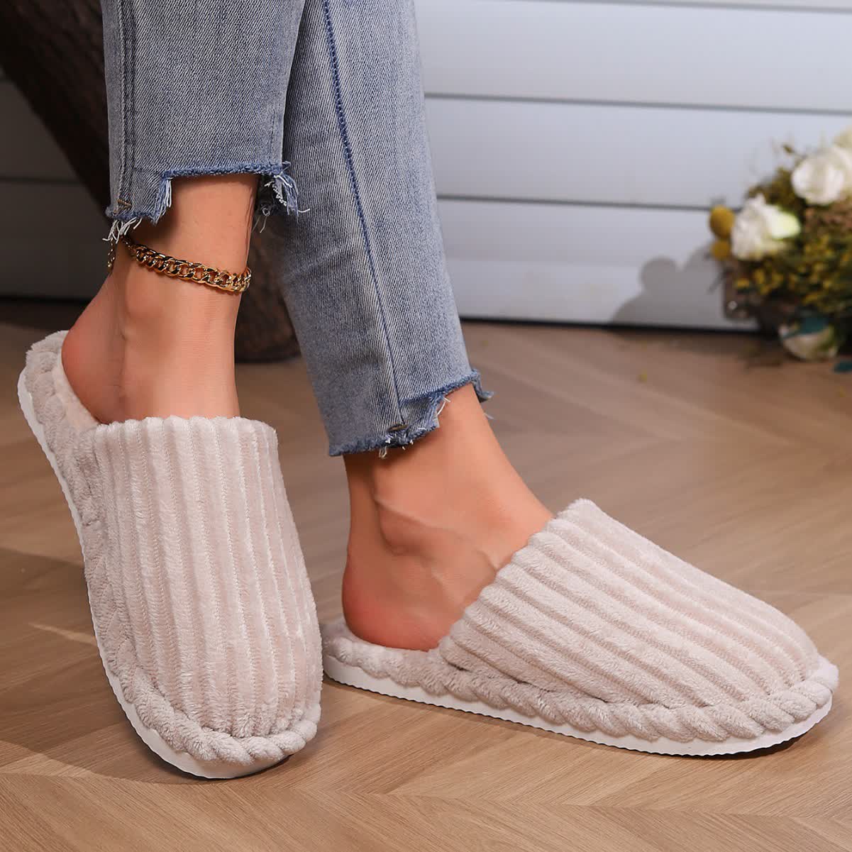 Solid Color Closed-Toe Home Thick Sole Warm Slippers