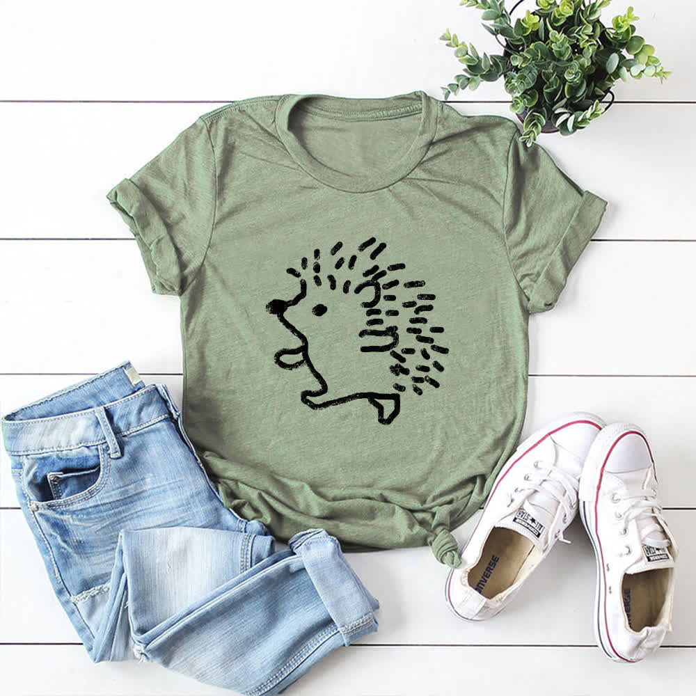 Plus Size Hedgehog Print Round Neck Short Sleeve T-Shirt - Olive Green - 5XL - image 11