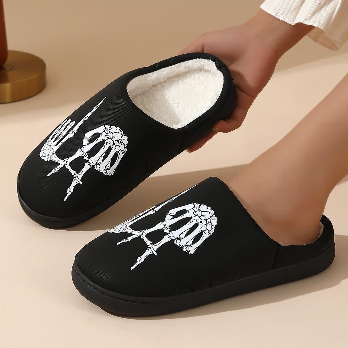 Plus Size Skull Gesture Print Slippers - image 3
