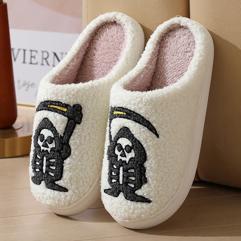 Plus Size Halloween Abstract Skull Print Slippers - image 1