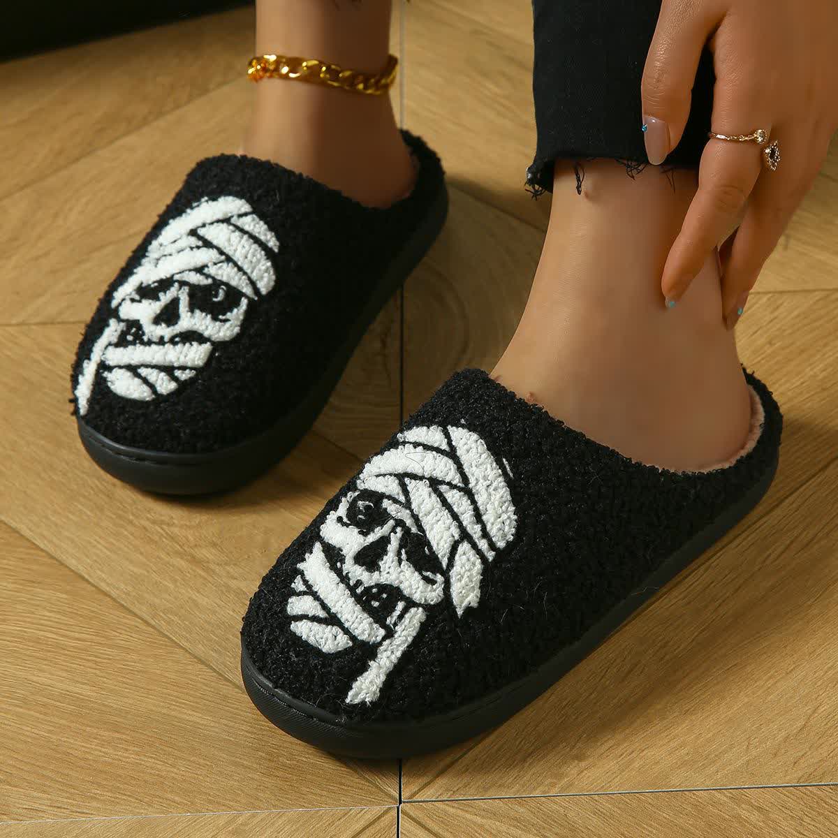 Plus Size Halloween Bandage Skull Print Slippers - image 8