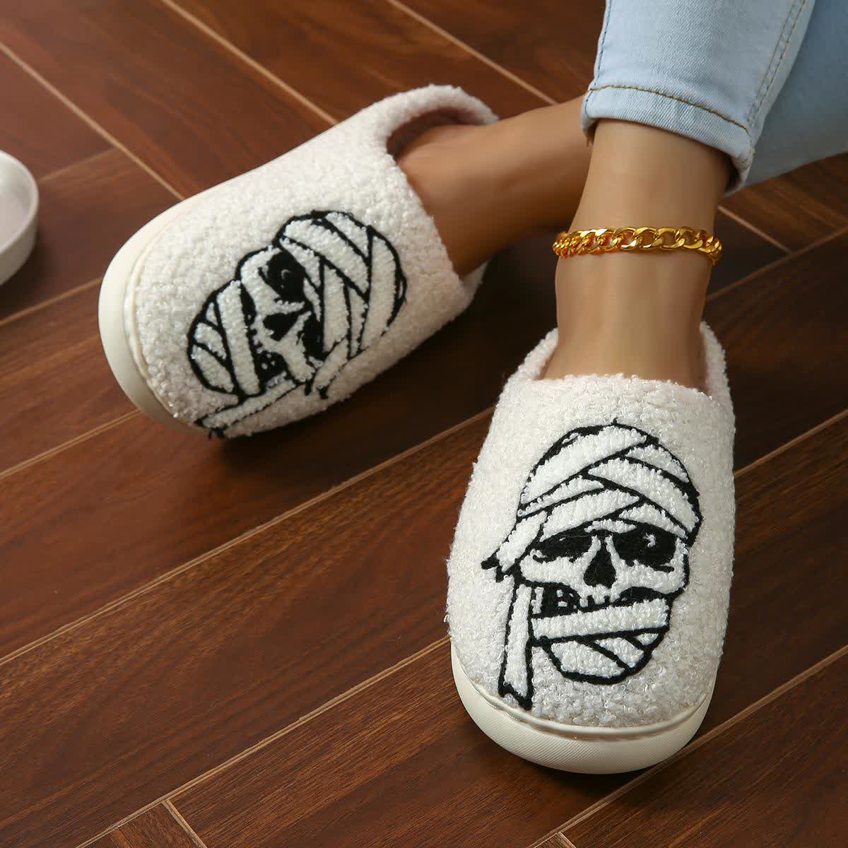 Plus Size Halloween Bandage Skull Print Slippers - image 3