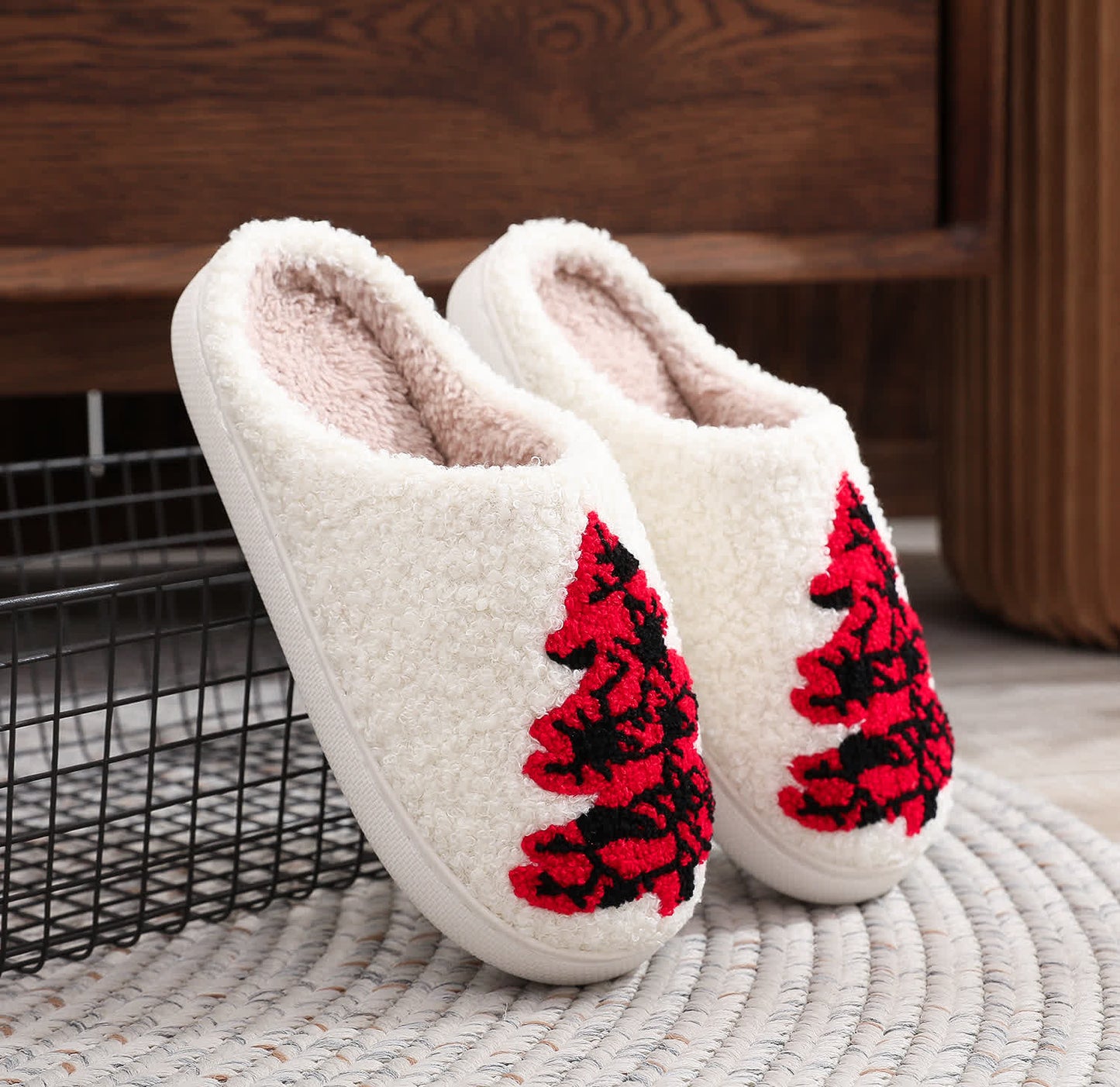 Plus Size Christmas Tree Print Slippers - image 4