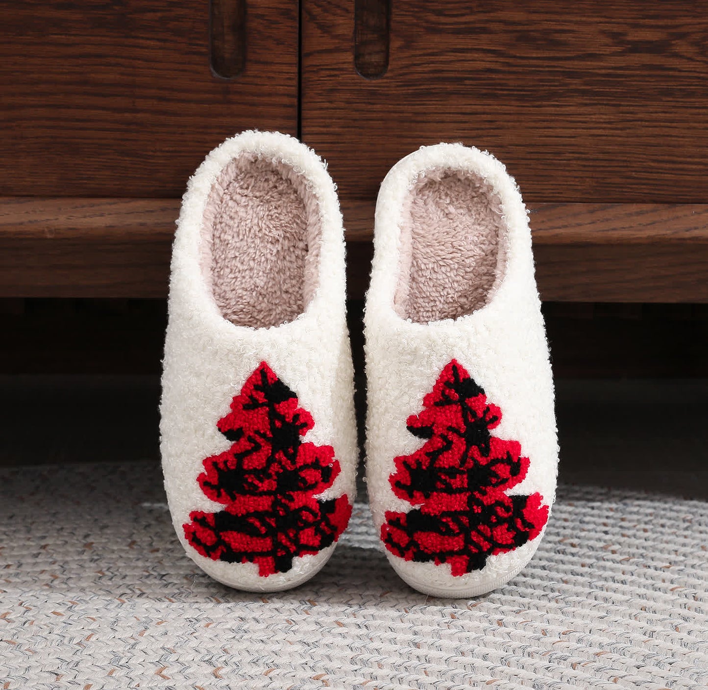 Plus Size Christmas Tree Print Slippers - image 3