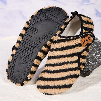 Plus Size Velcro Stripe Slippers - image 10