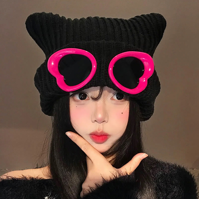 Eye Catching Design Beanie With Goggles - image 2