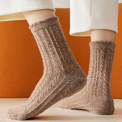Plush Soft Quarter Socks(3 Pairs) - image 1