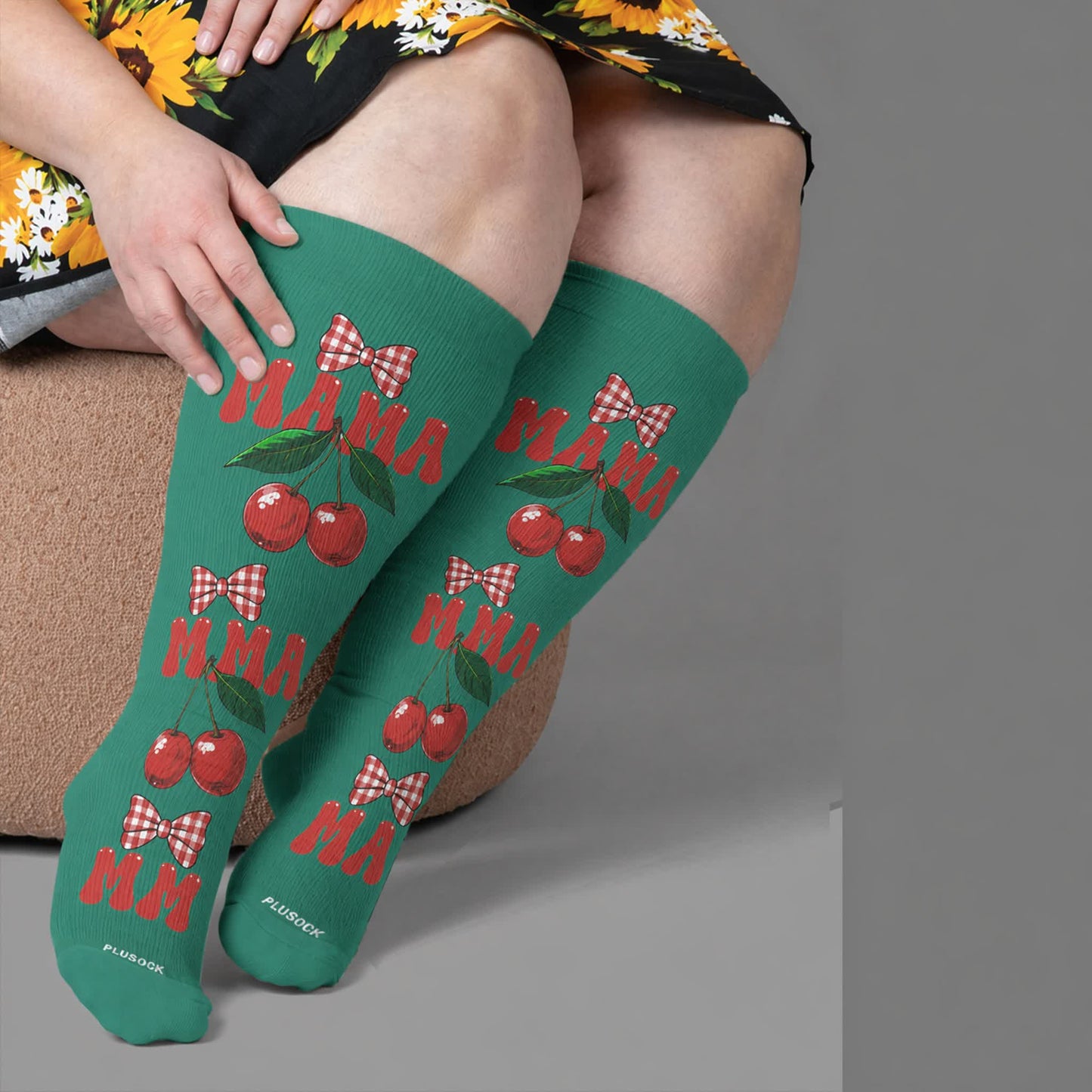 Plus Size Cherry Bow Mama Compression Socks - Green(1 Pair) - 4XL - image 1