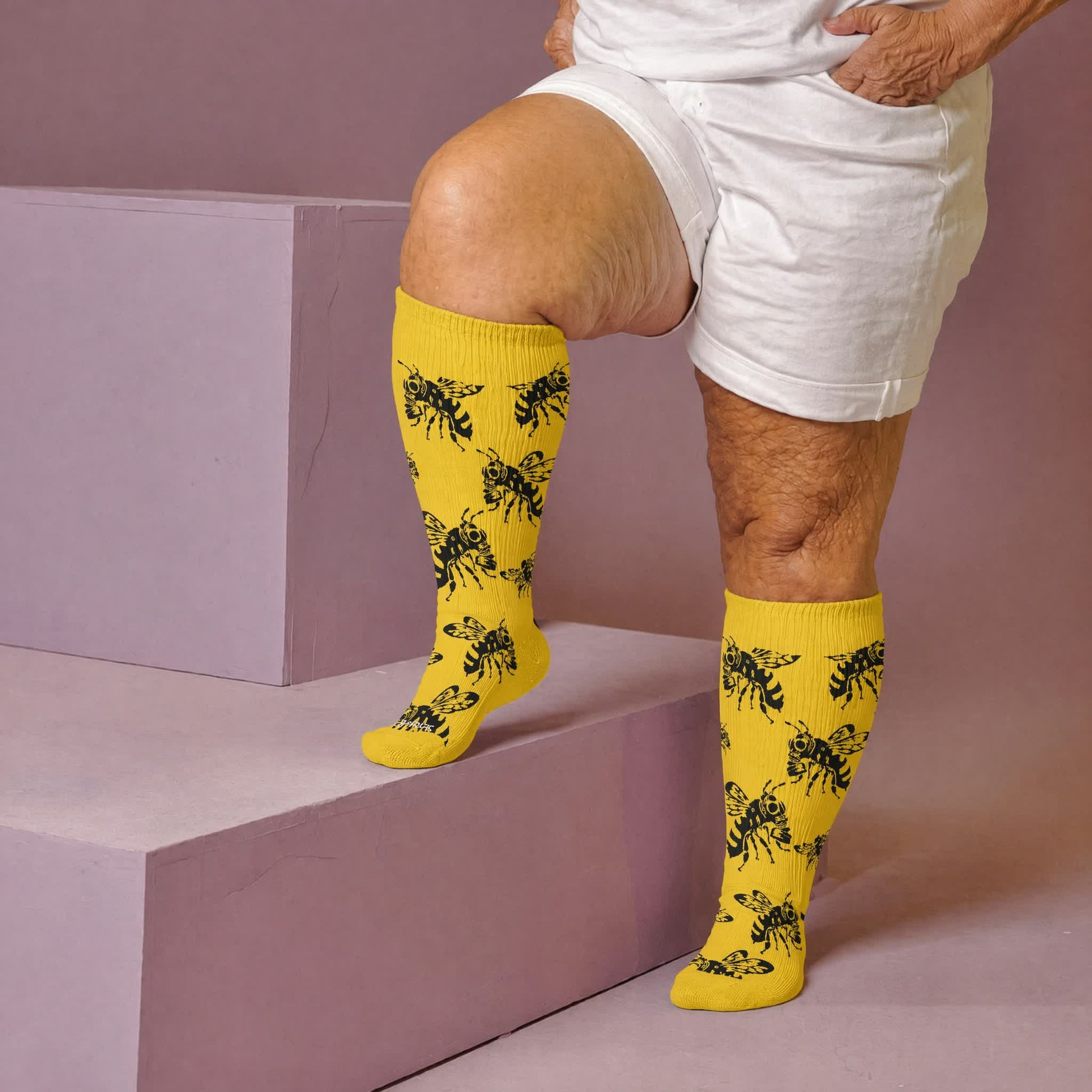 Plus Size Skull Bee Compression Socks - Yellow(1 Pair) - 4XL - image 1