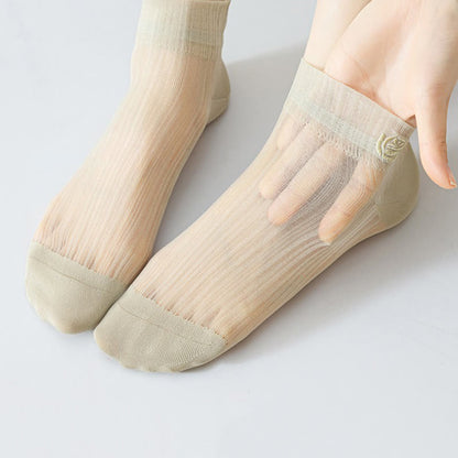 Sheer Rose Embroidered Ankle Socks(5 Pairs) - image 3