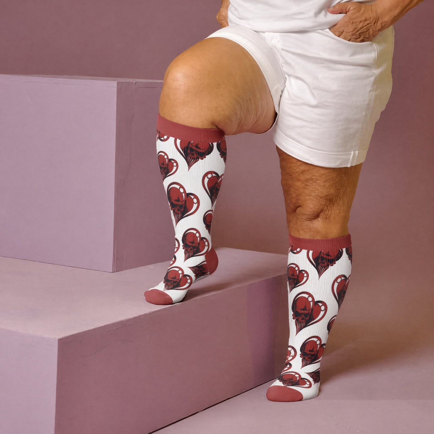 Plus Size Punk Skull Heart Compression Socks - White(1 Pair) - 4XL - image 1