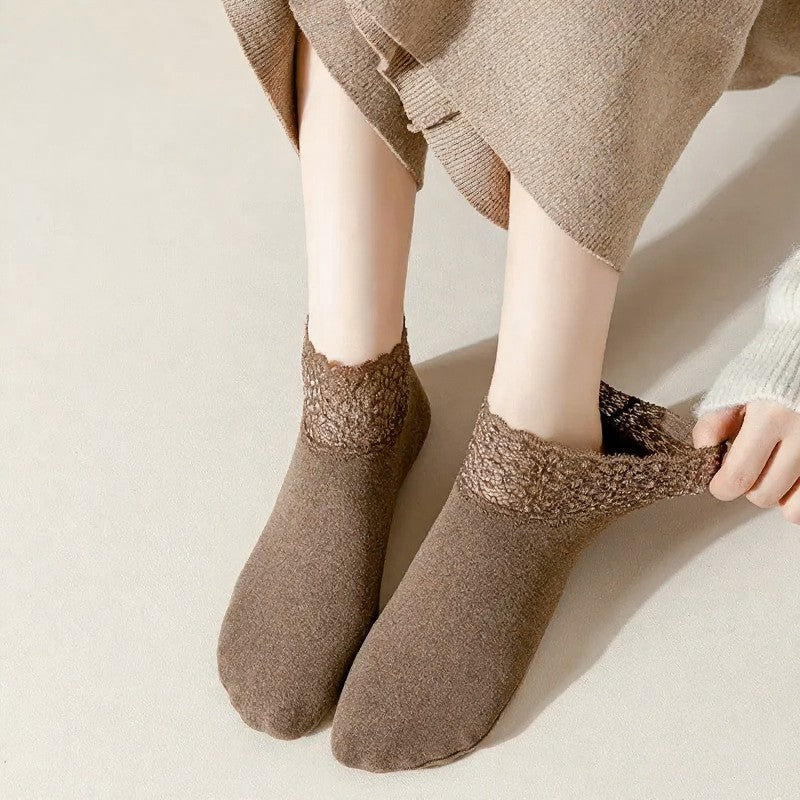Elegant Lace Trim Ankle Socks(8 Pairs) - image 2